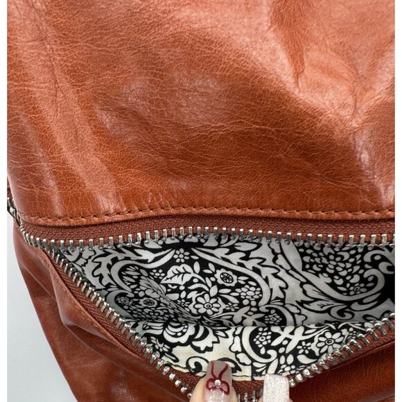 Vintage Hobo Womens Tawny Brown Leather Shoulder Bag Minimalist Boho Retro Indie - Picture 2 of 16